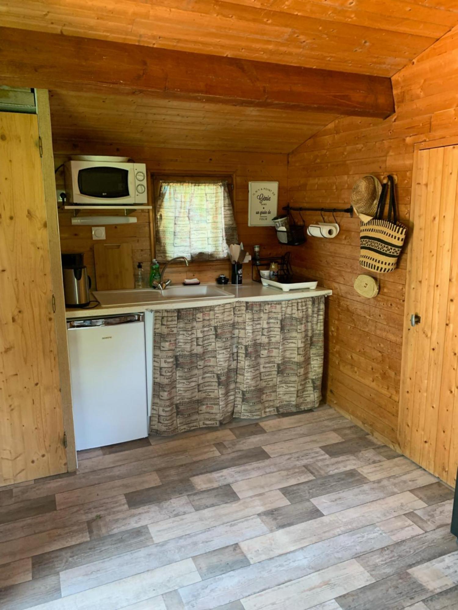 Les Petits Chalets De Dudu La Voulte-sur-Rhone Exterior photo